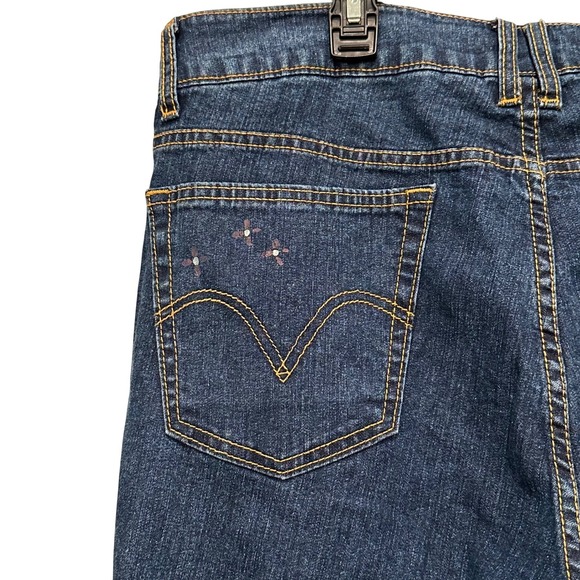 Levi's 528 Women's Curvy Boot Cut Capri Jeans Embellished Floral Stretch Size 19 - Picture 8 of 12